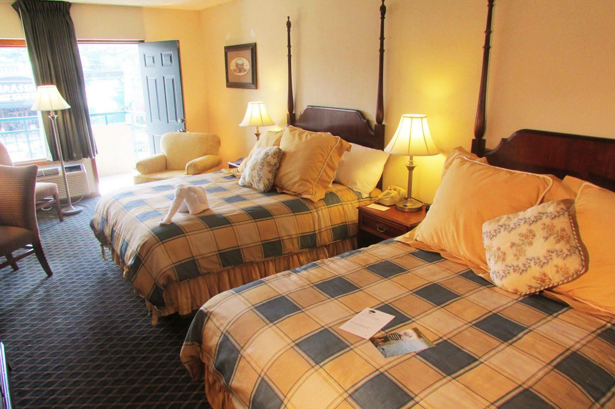 Arbors At Island Landing Hotel & Suites Pigeon Forge Exterior photo